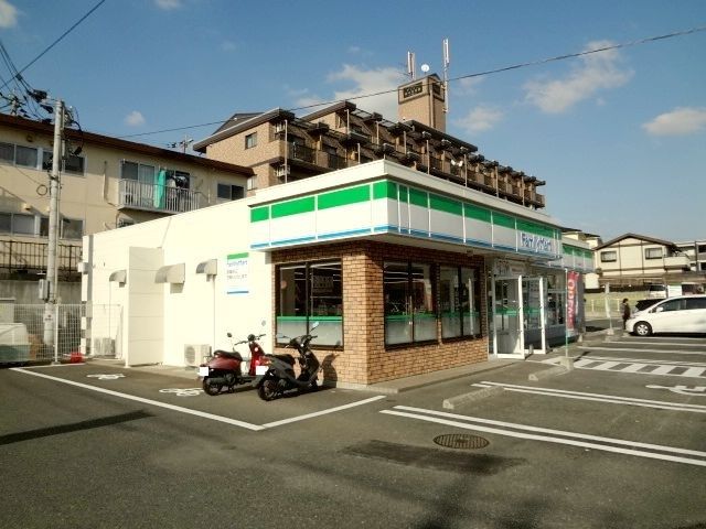 �y���̑��z�@�t�@�~���[�}�[�g�����U���ړX�܂�600m