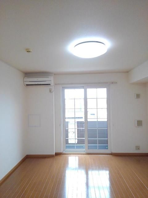 �y���ԁE���r���O�z�@