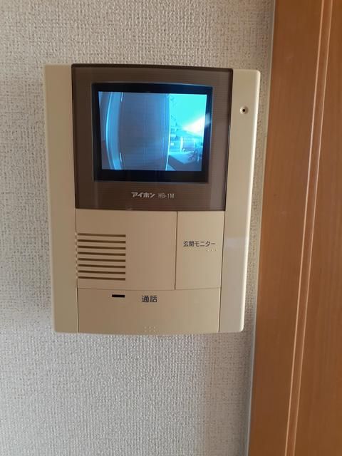 �y�Z�L�����e�B�z�@