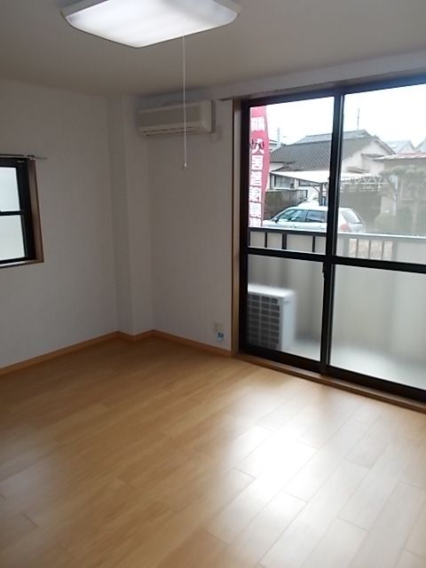 �y���ԁE���r���O�z�@