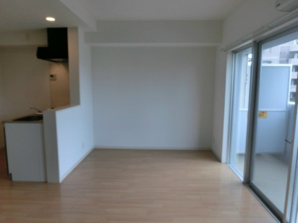 �y���ԁE���r���O�z�@