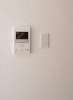 �y�Z�L�����e�B�z�@