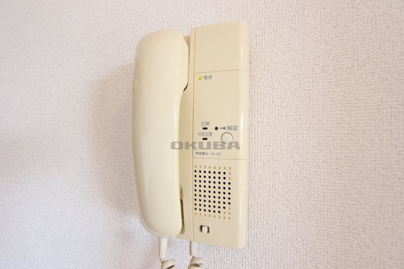 �y�Z�L�����e�B�z�@