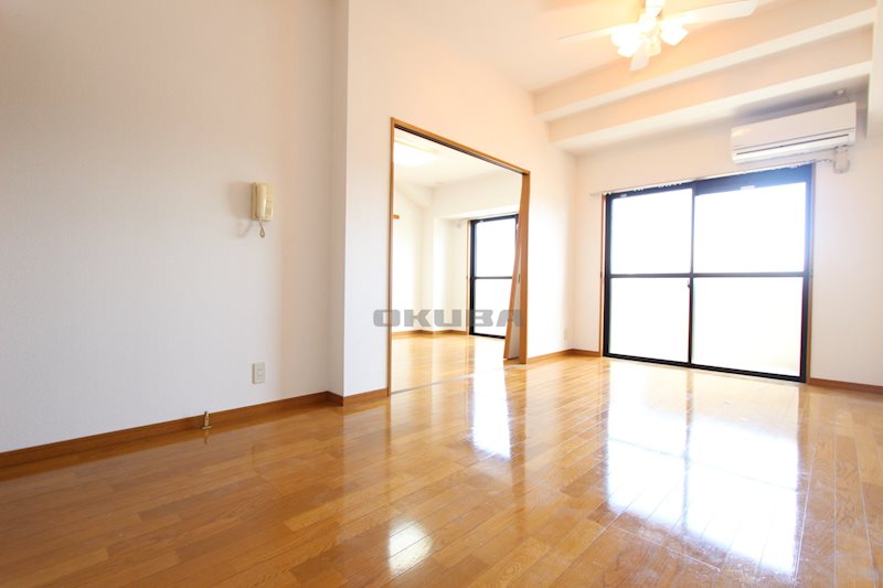 �y���ԁE���r���O�z�@