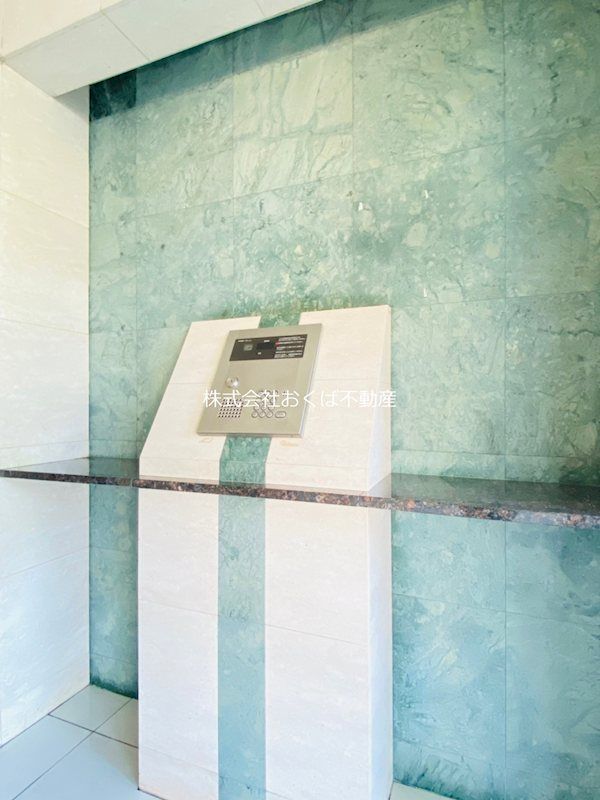 �y�Z�L�����e�B�z�@