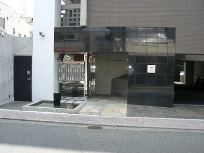 �y�G���g�����X�z�@