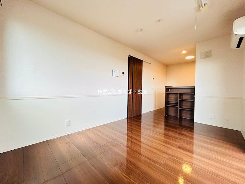 �y���ԁE���r���O�z�@