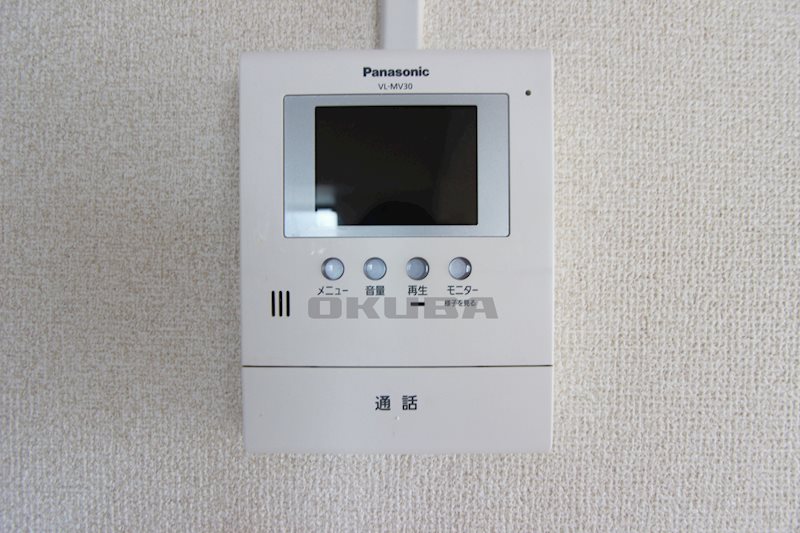 �y�Z�L�����e�B�z�@