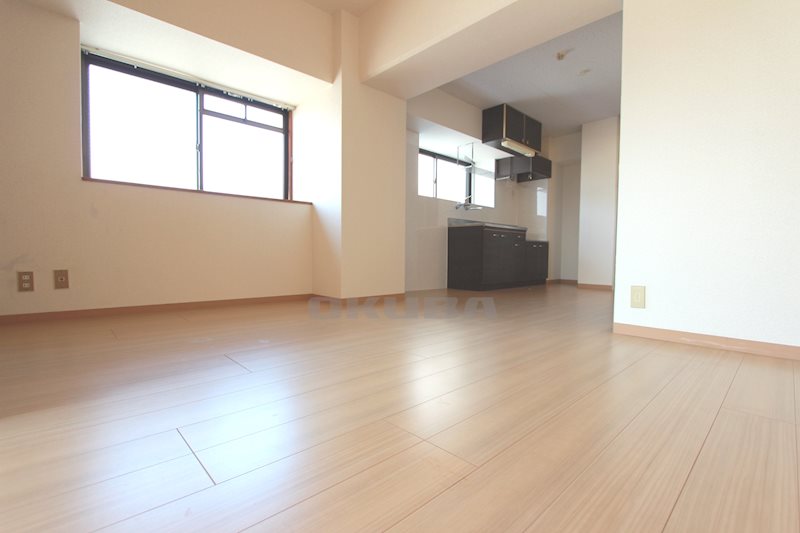 �y���ԁE���r���O�z�@