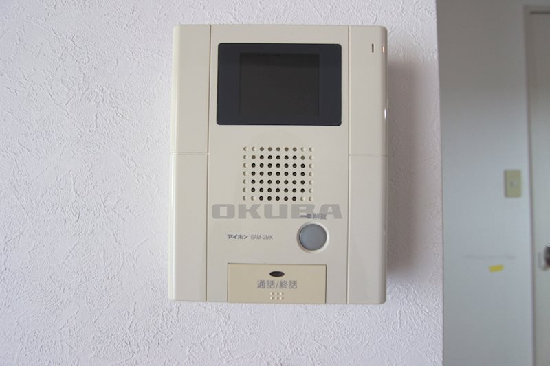 �y�Z�L�����e�B�z�@