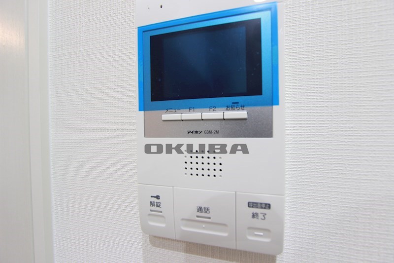 �y�Z�L�����e�B�z�@