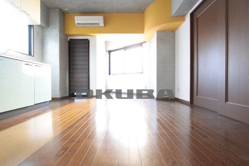 �y���ԁE���r���O�z�@