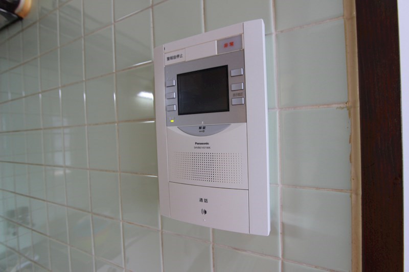 �y�Z�L�����e�B�z�@