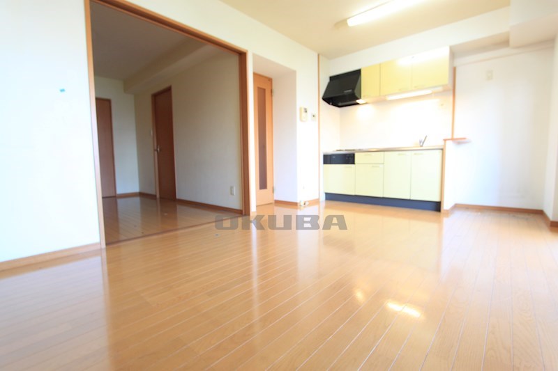 �y���ԁE���r���O�z�@