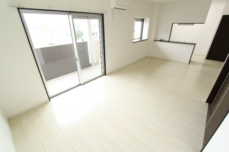 �y���ԁE���r���O�z�@