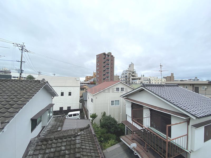 �y���]�z�@