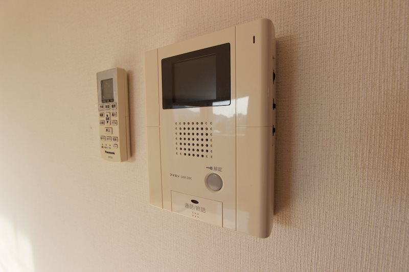 �y�Z�L�����e�B�z�@