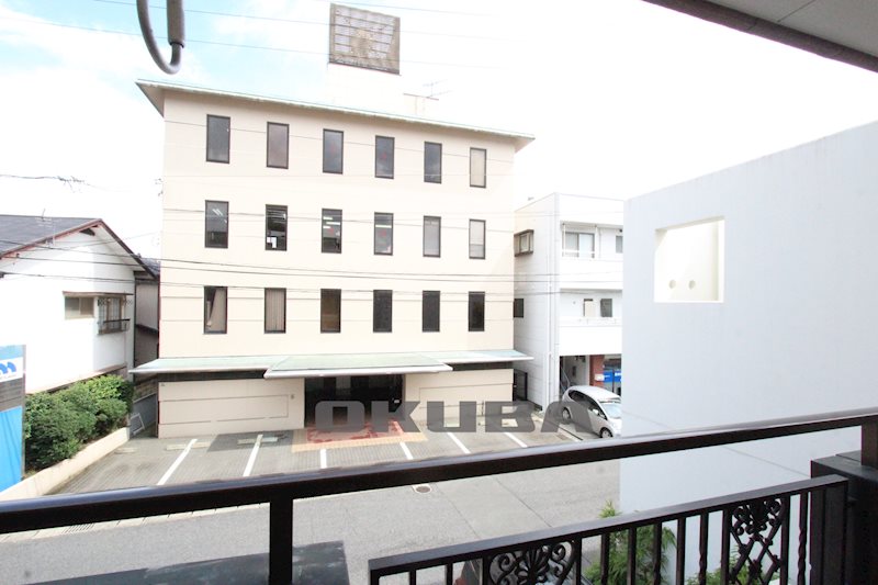 �y���]�z�@