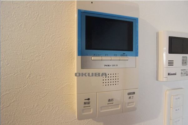 �y�Z�L�����e�B�z�@