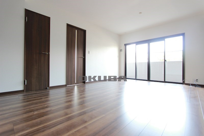 �y���ԁE���r���O�z�@