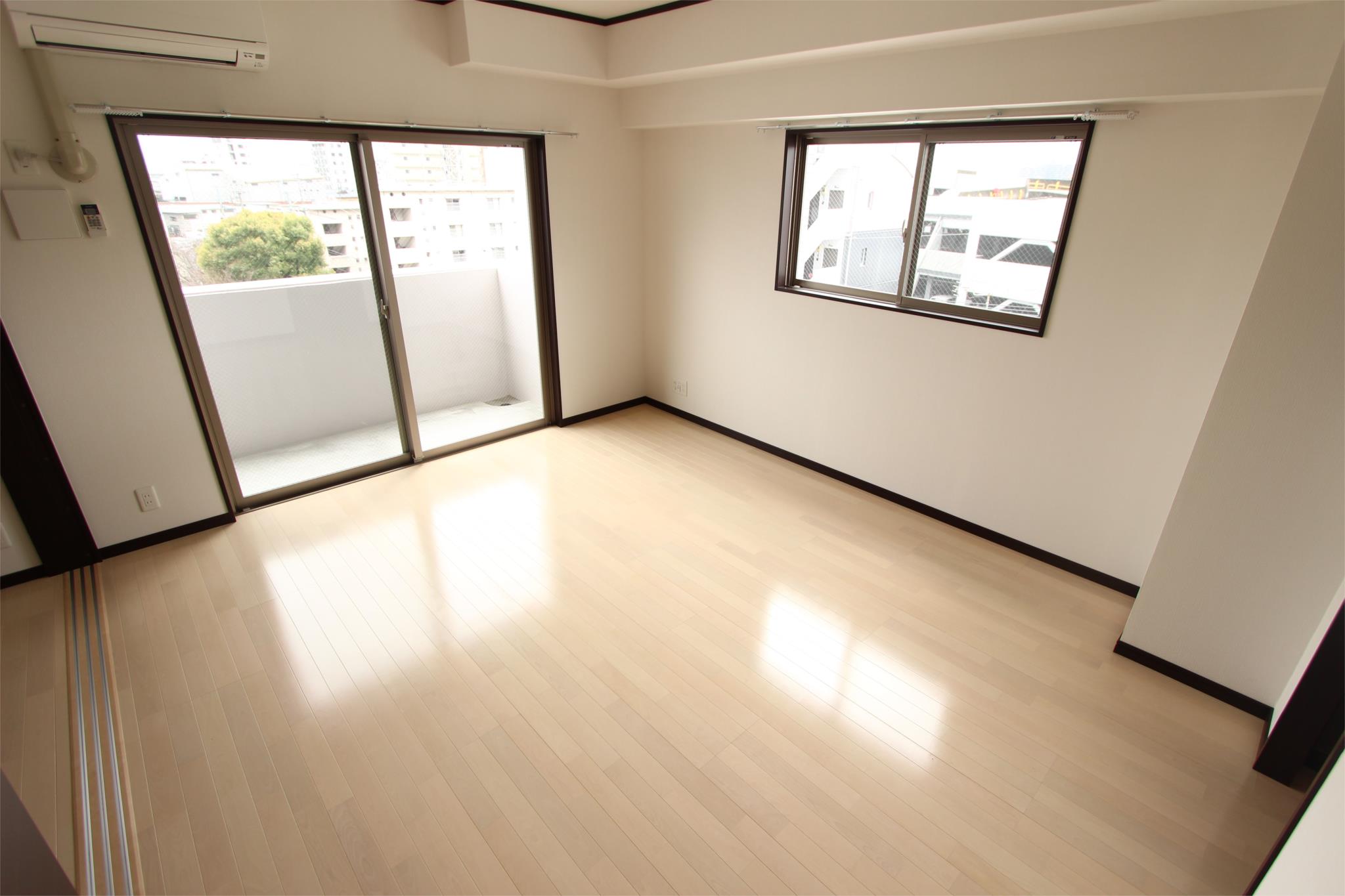 �y���ԁE���r���O�z�@