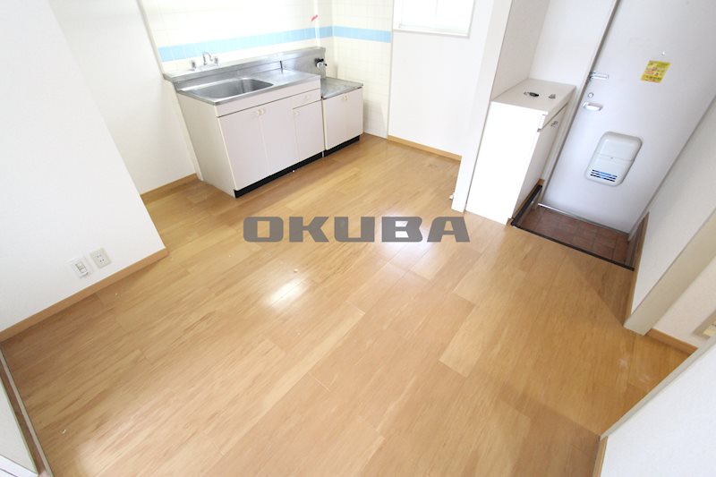 �y���ԁE���r���O�z�@