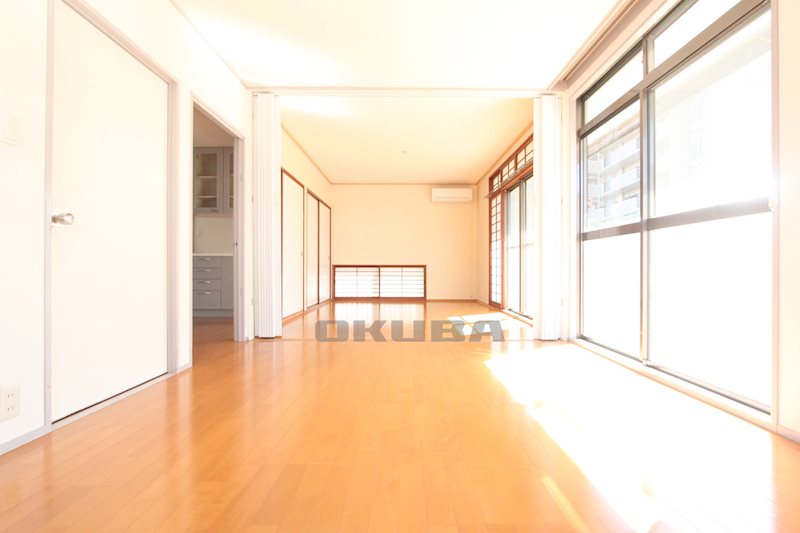 �y���ԁE���r���O�z�@