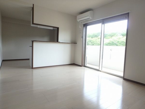 �y���ԁE���r���O�z�@