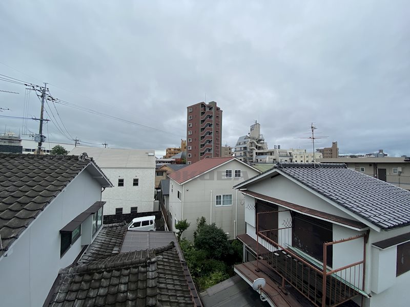 �y���]�z�@