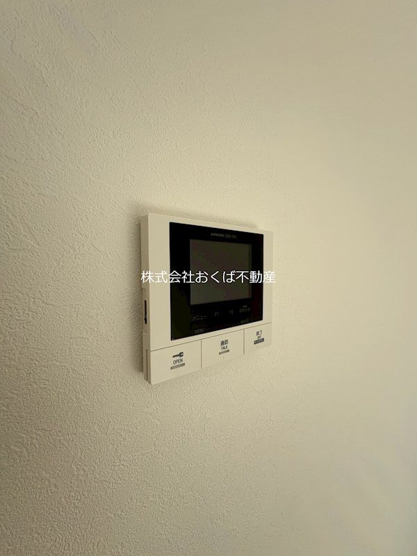 �y�Z�L�����e�B�z�@