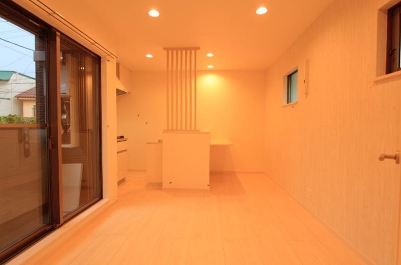 �y���ԁE���r���O�z�@