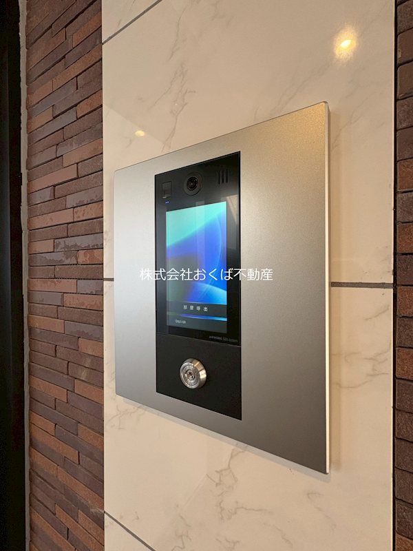 �y�Z�L�����e�B�z�@