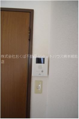 �y�Z�L�����e�B�z�@