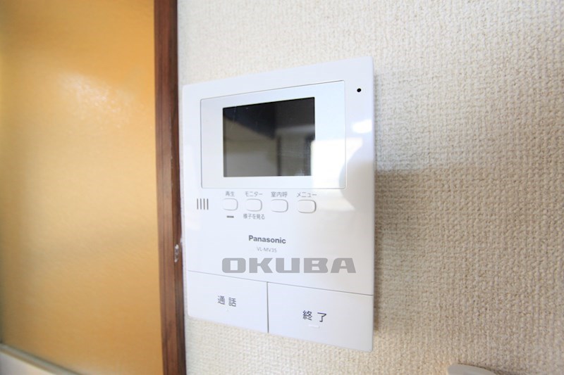 �y�Z�L�����e�B�z�@