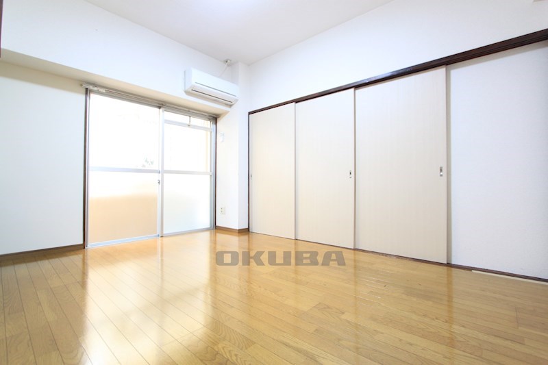 �y���ԁE���r���O�z�@