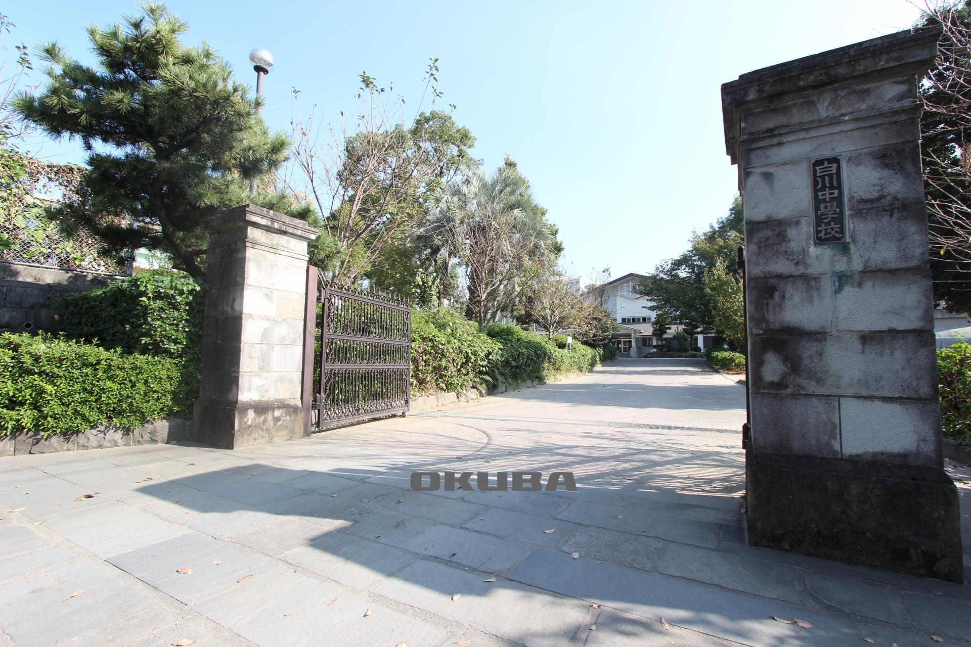 �y���Ӂz�@�F�{�s�����쒆�w�Z 280m