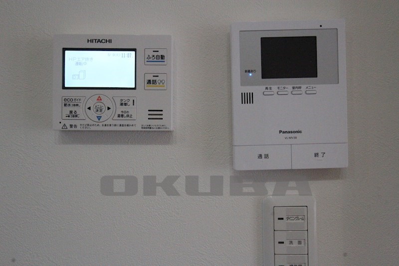 �y�Z�L�����e�B�z�@