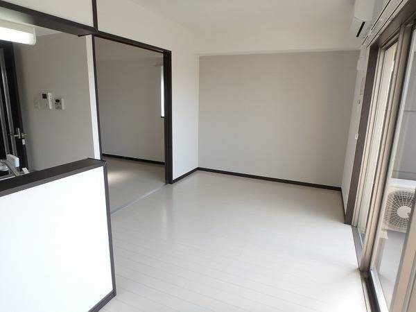 �y���ԁE���r���O�z�@