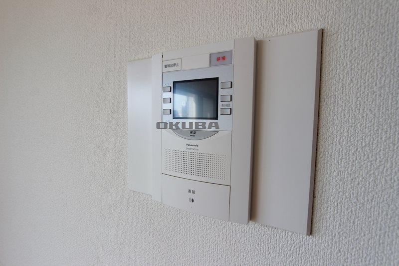 �y�Z�L�����e�B�z�@