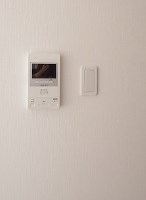 �y�Z�L�����e�B�z�@