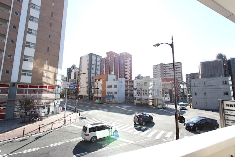 �y���]�z�@