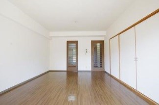 �y���ԁE���r���O�z�@