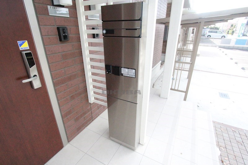 �y�G���g�����X�z�@