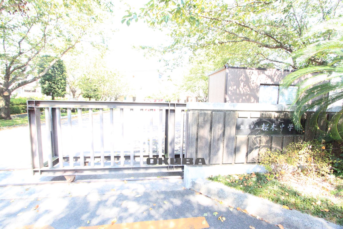 �y���Ӂz�@�F�{�s�����ؒ��w�Z 518m