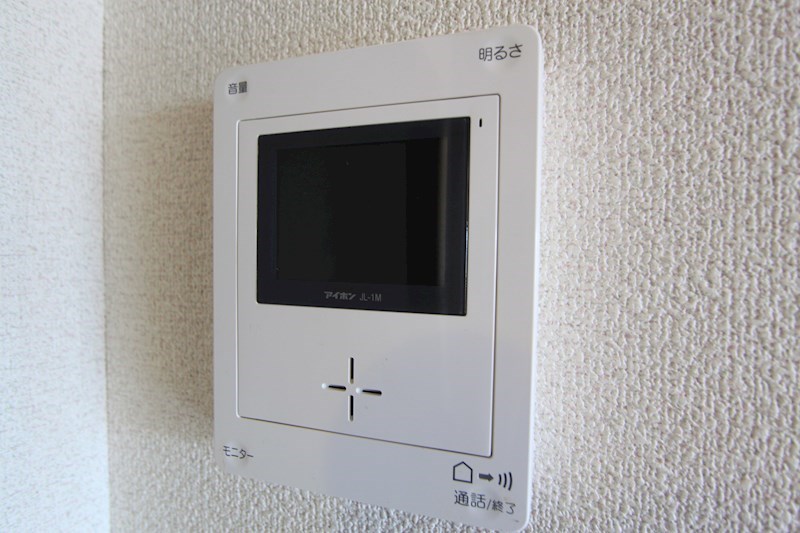 �y�Z�L�����e�B�z�@