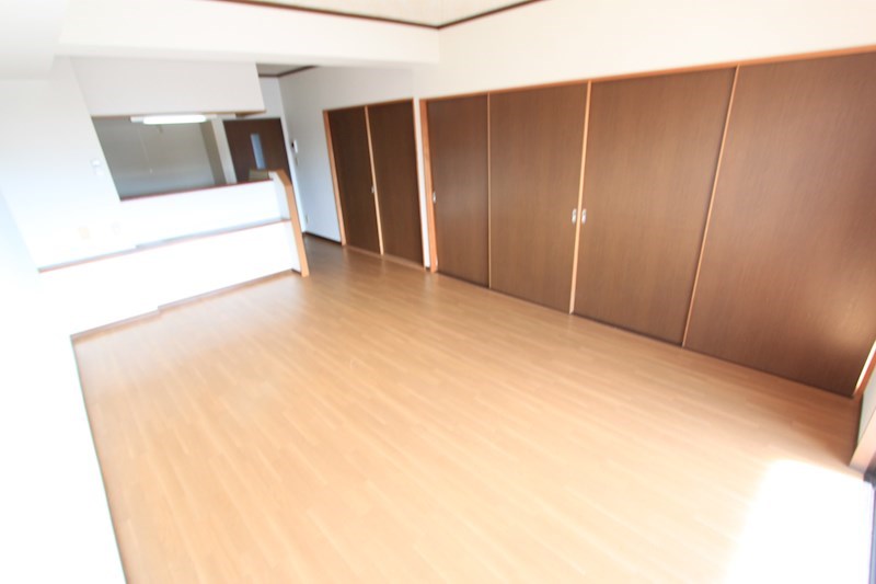 �y���ԁE���r���O�z�@