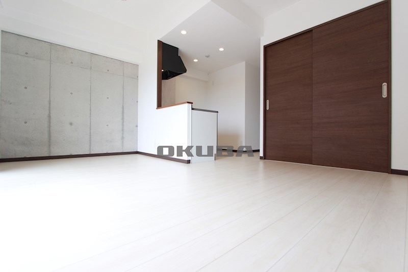 �y���ԁE���r���O�z�@