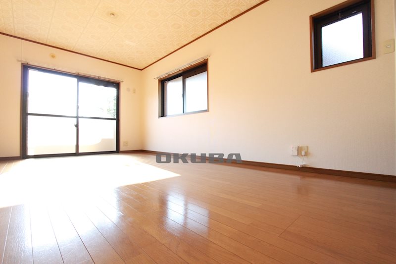 �y���ԁE���r���O�z�@