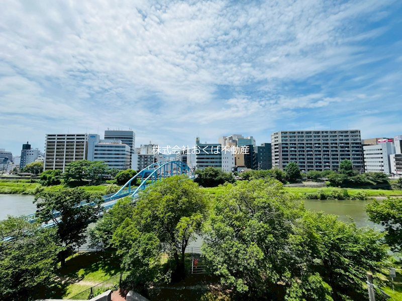 �y���]�z�@