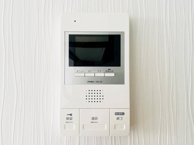 �y�Z�L�����e�B�z�@